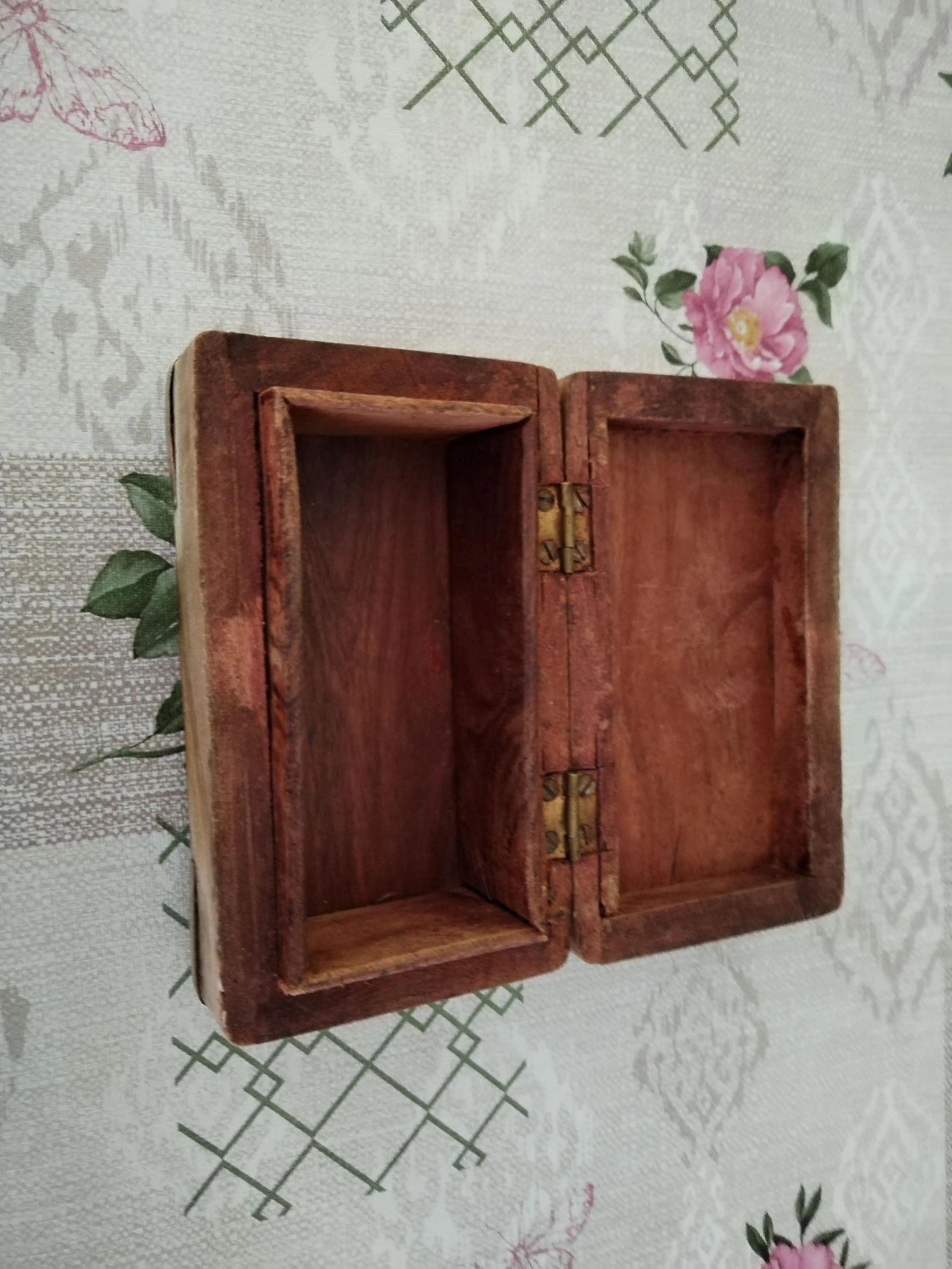 Hermosa caja antigua de la marina en madera maciza de castaño o exótica y latón. – photo 10